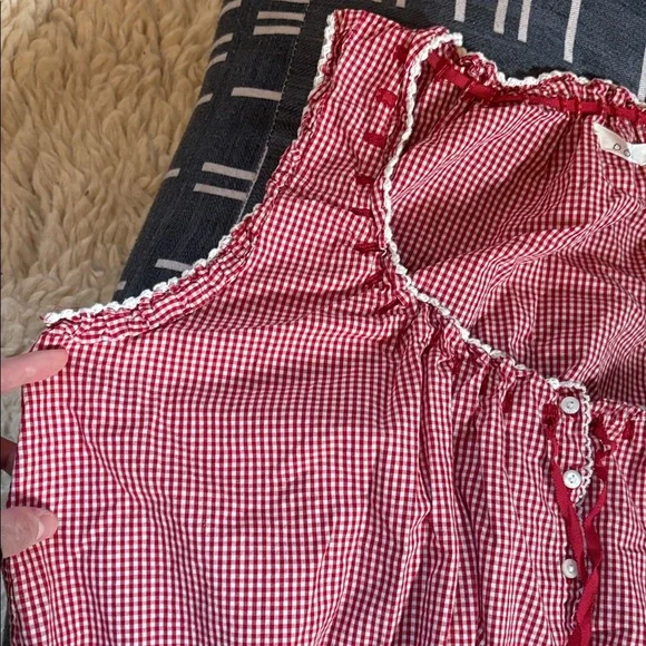 Doen Red Checkered Sleeveless Blouse - Picture 9 of 16